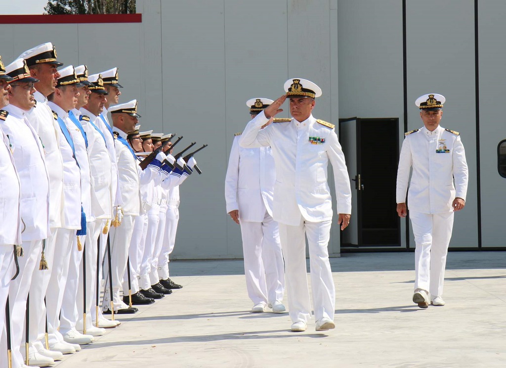 http://www.casoli.info/casoli/cronaca/inauguraz_hangar_guardia_costiera_PE_2.jpg