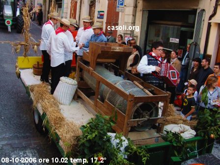 ATTENDERE,  CARICAMENTO DELL'IMMAGINE IN CORSO